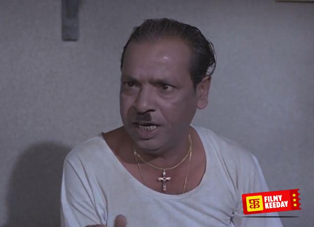 Keshto Mukherjee as drunkard