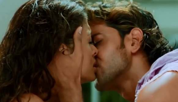 Hrithik Aish Kiss in Dhoom 2