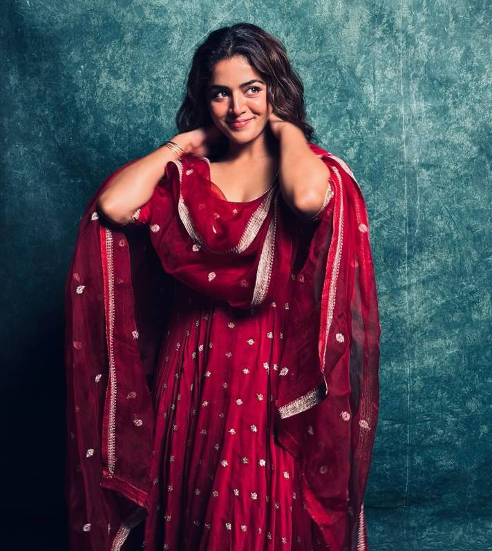 Beautiful wamiqa in Indian dress